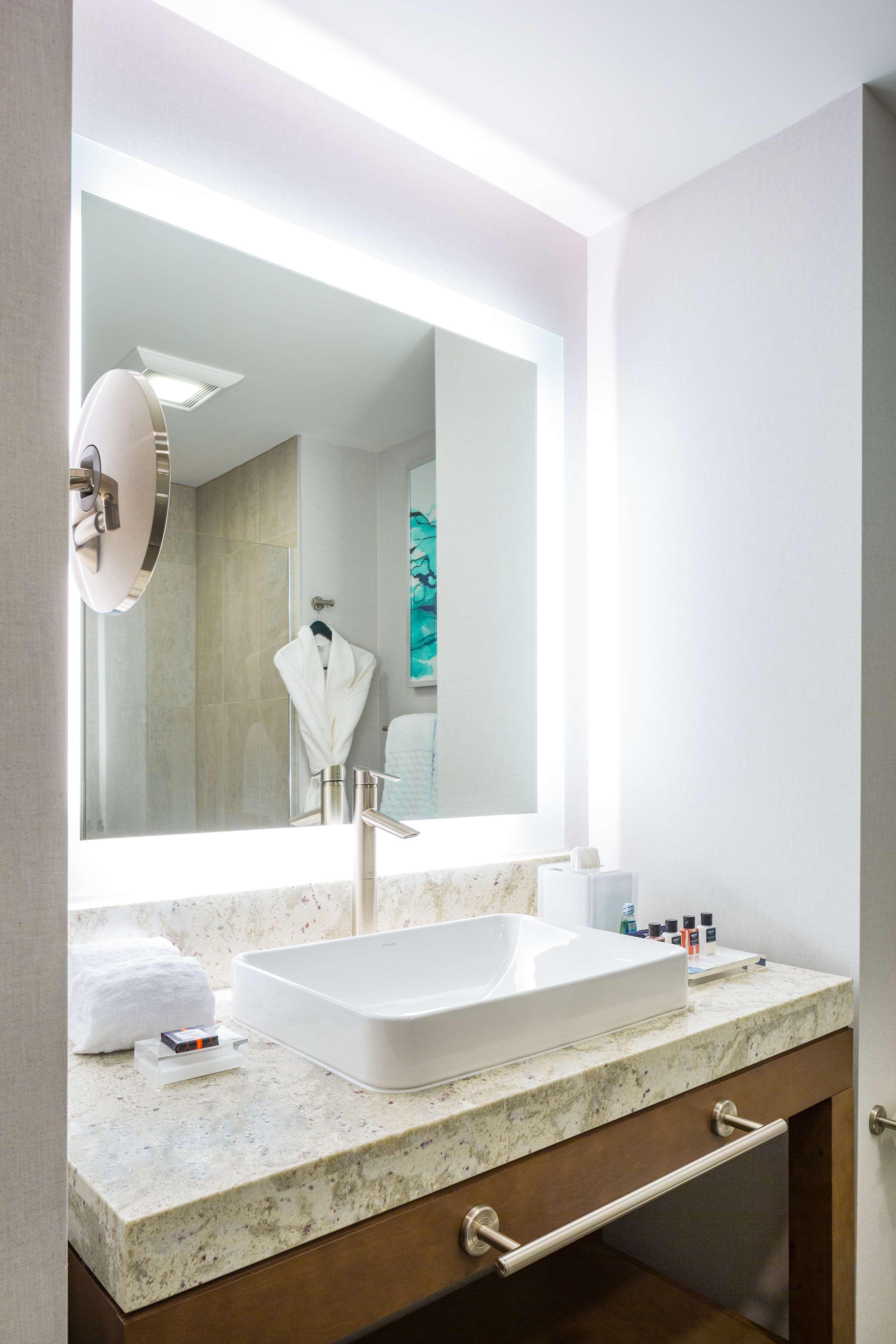 Best Western Premier Hotel At Fisher'S Landing Vancouver Ngoại thất bức ảnh