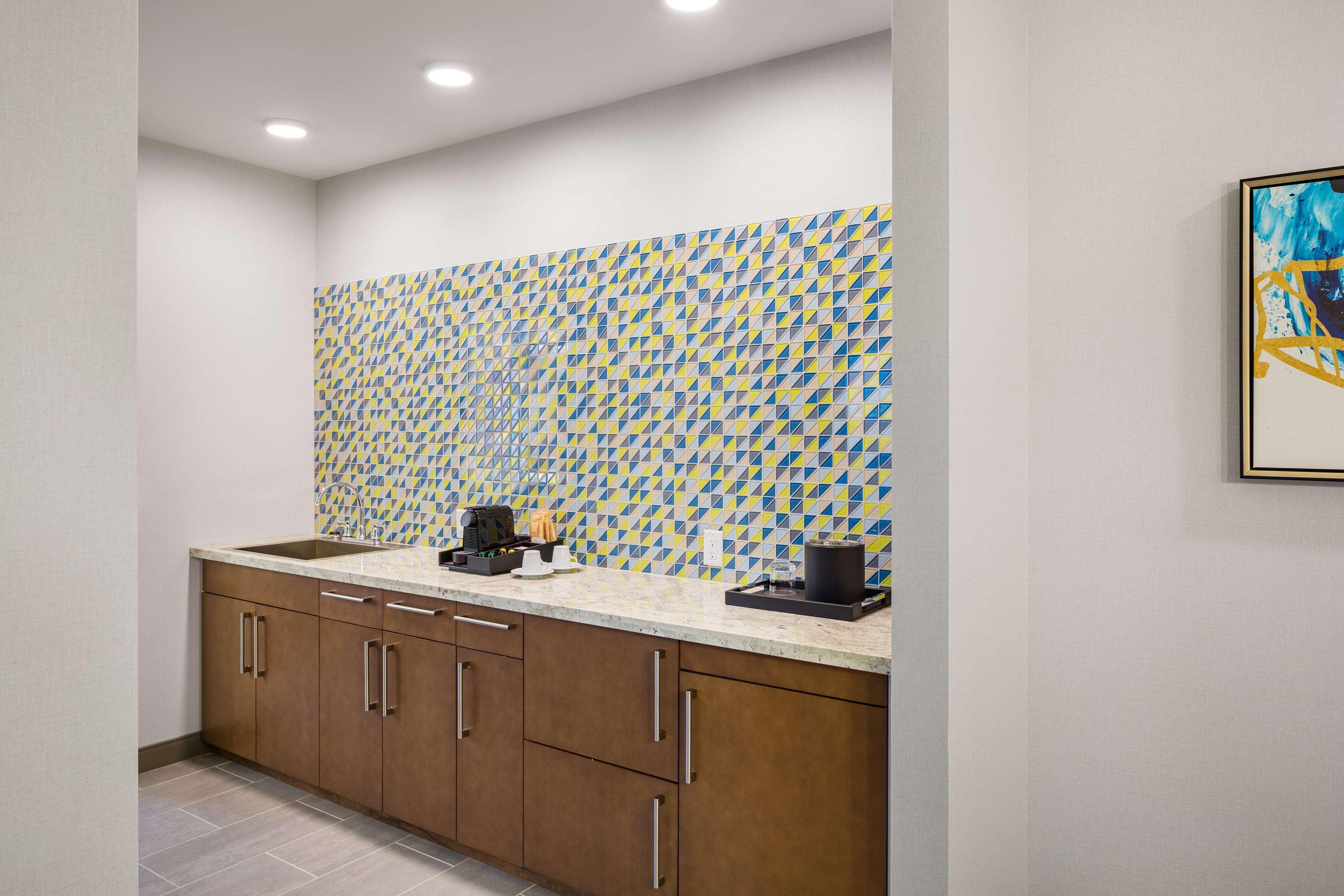 Best Western Premier Hotel At Fisher'S Landing Vancouver Ngoại thất bức ảnh